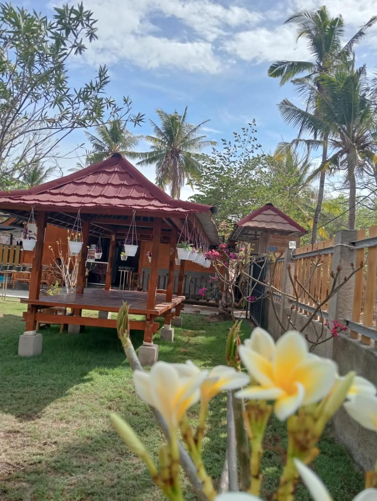 Blue Moon Meno Hotel Gili Meno Luaran gambar